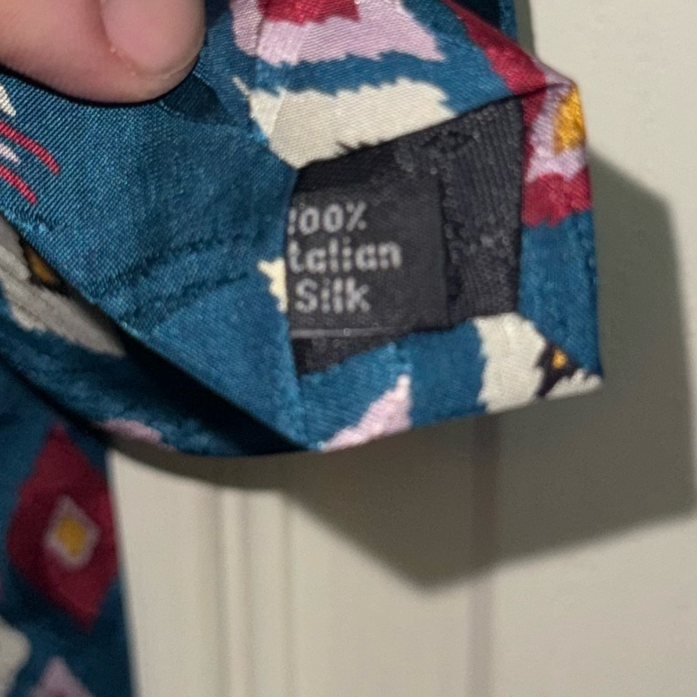 Bugatti Geometric Pattern Tie - Picture 3 of 4